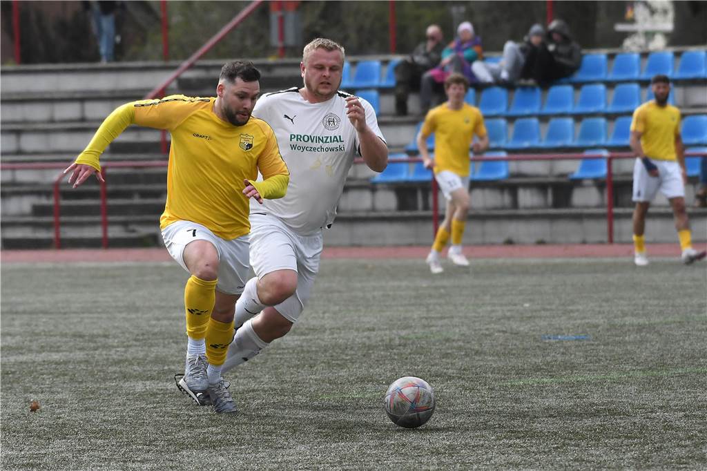 Die Sportfreunde Habinghorst/Dingen konnte gegen den SV Holsterhausen einen überzeugenden 4:2-Sieg einfahren und ist an den Gästen nun auf einen Tabellenplatz herangerückt.