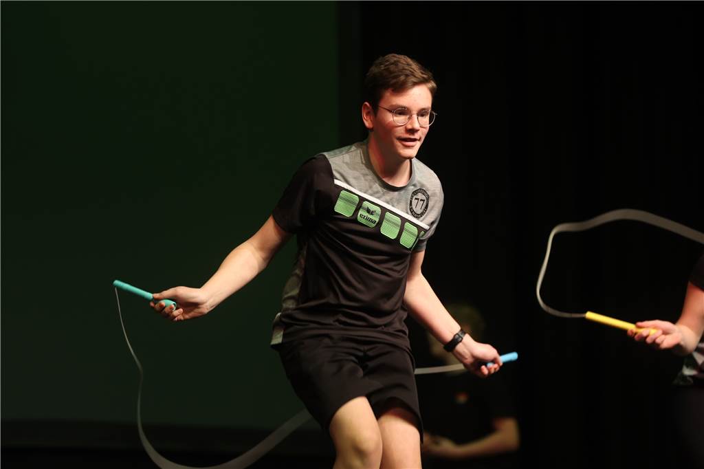 Viele Bilder von der Sportlergala in Werne: Strahlende Sieger, spannende Showacts, Tränen Die Sportlergala in Werne hatte einiges zu bieten – von glücklichen Gewinnern über überraschte Preisträger bis zu tollen Showacts. Wir waren mit der Kamera dabei.