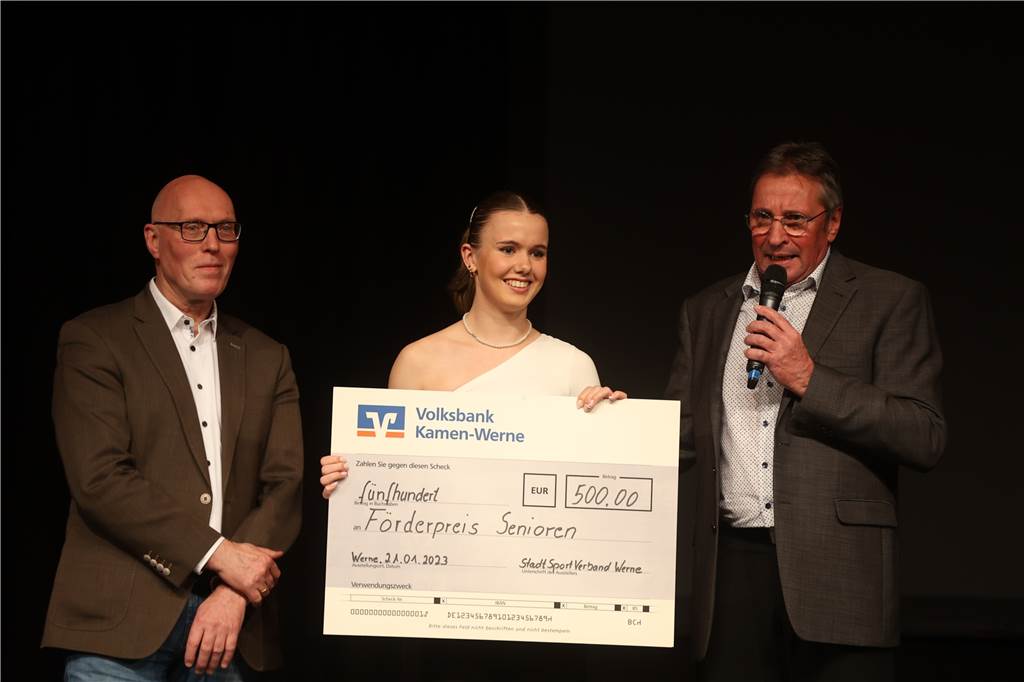 Viele Bilder von der Sportlergala in Werne: Strahlende Sieger, spannende Showacts, Tränen Die Sportlergala in Werne hatte einiges zu bieten – von glücklichen Gewinnern über überraschte Preisträger bis zu tollen Showacts. Wir waren mit der Kamera dabei.
