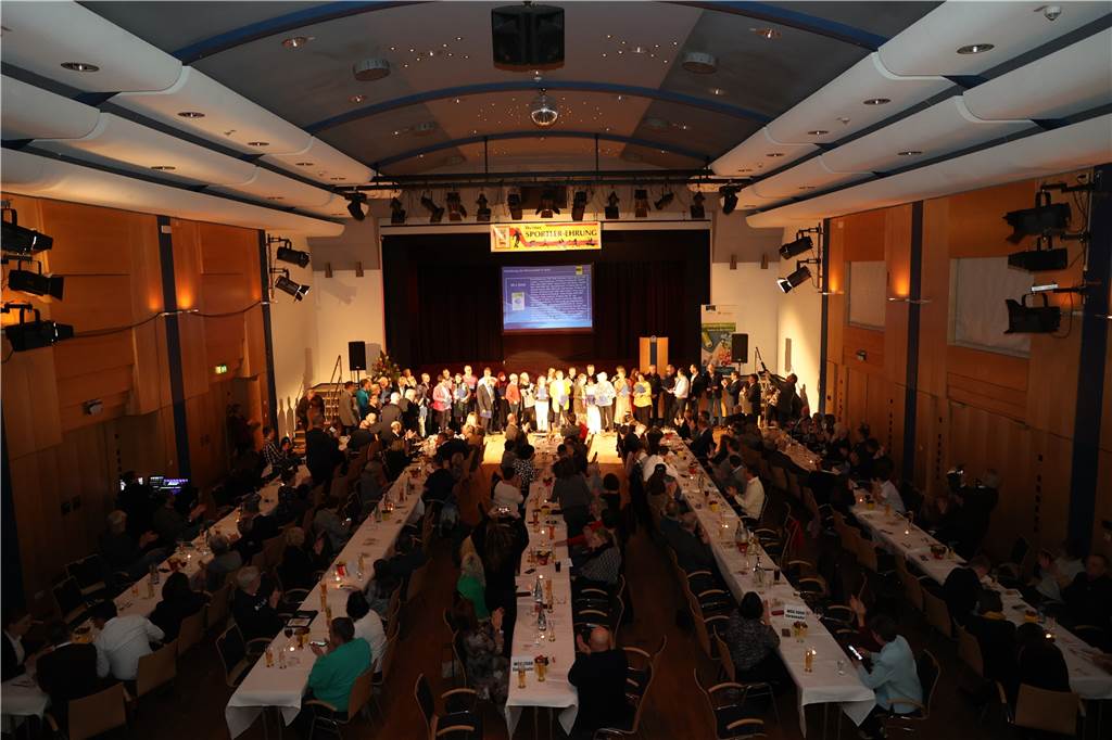 Viele Bilder von der Sportlergala in Werne: Strahlende Sieger, spannende Showacts, Tränen Die Sportlergala in Werne hatte einiges zu bieten – von glücklichen Gewinnern über überraschte Preisträger bis zu tollen Showacts. Wir waren mit der Kamera dabei.
