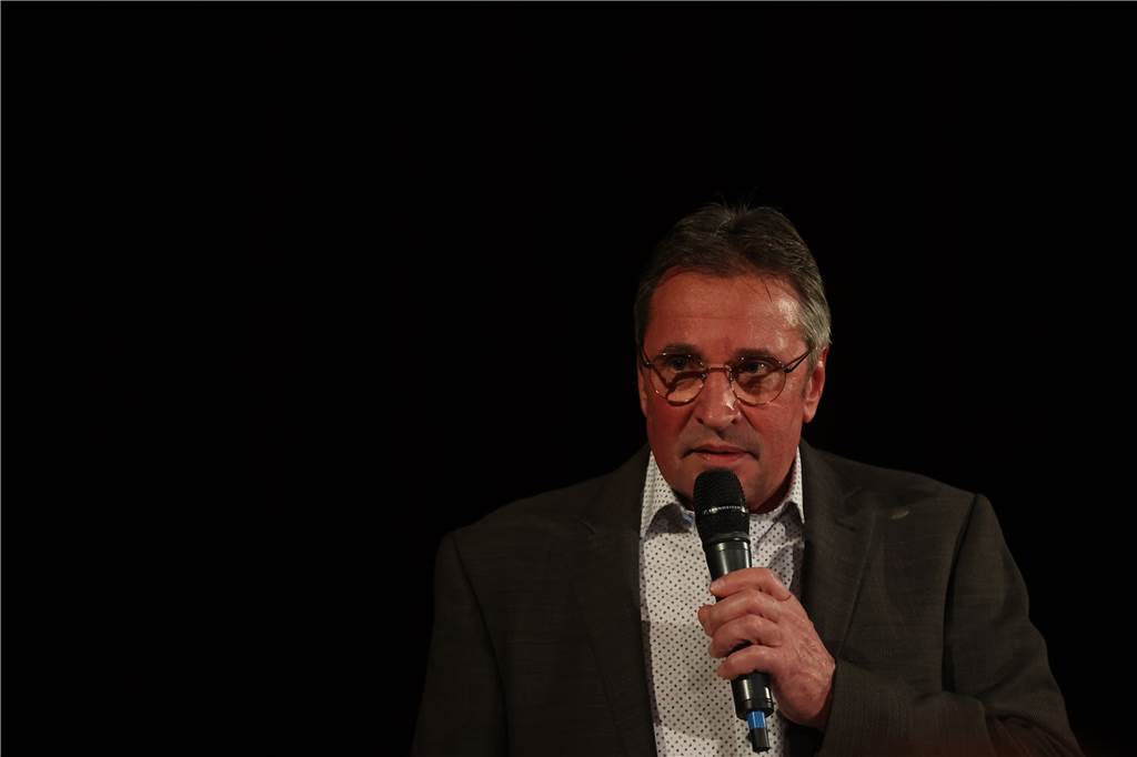 Viele Bilder von der Sportlergala in Werne: Strahlende Sieger, spannende Showacts, Tränen Die Sportlergala in Werne hatte einiges zu bieten – von glücklichen Gewinnern über überraschte Preisträger bis zu tollen Showacts. Wir waren mit der Kamera dabei.