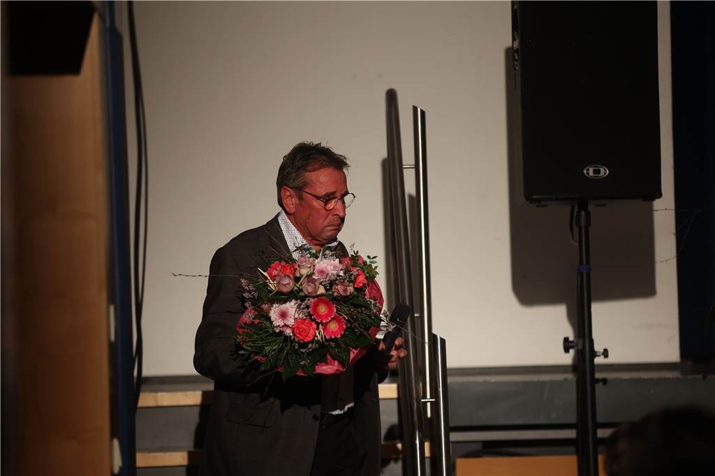 Viele Bilder von der Sportlergala in Werne: Strahlende Sieger, spannende Showacts, Tränen Die Sportlergala in Werne hatte einiges zu bieten – von glücklichen Gewinnern über überraschte Preisträger bis zu tollen Showacts. Wir waren mit der Kamera dabei.