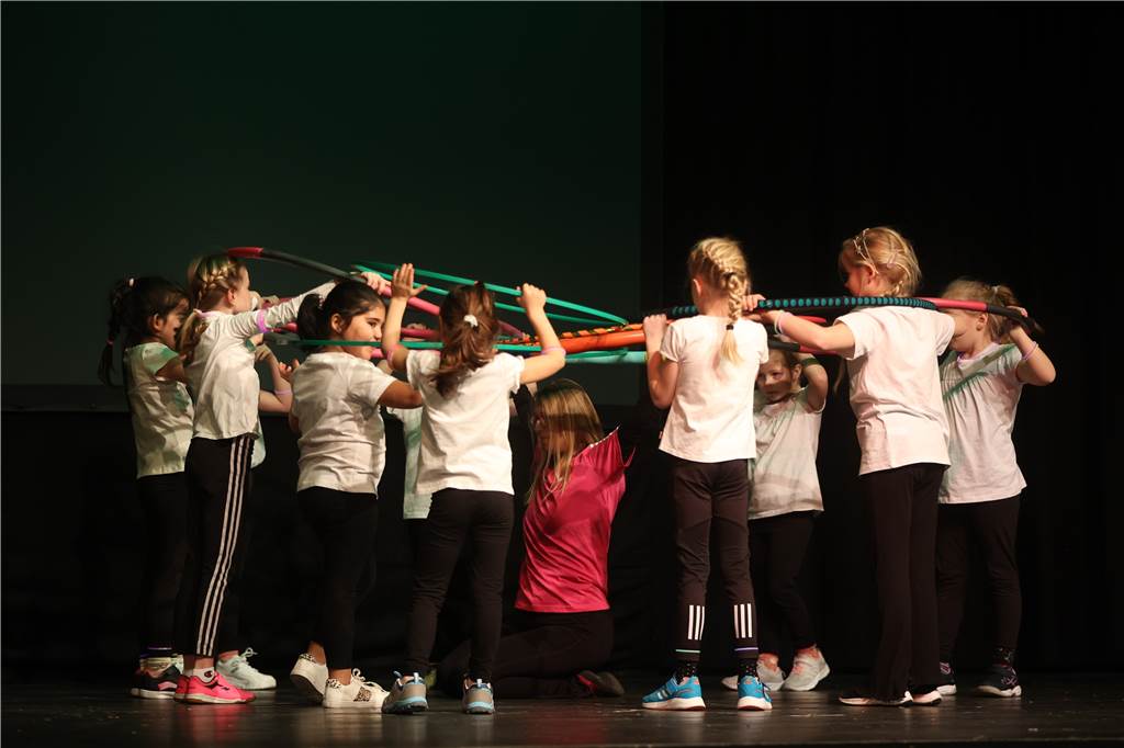 Viele Bilder von der Sportlergala in Werne: Strahlende Sieger, spannende Showacts, Tränen Die Sportlergala in Werne hatte einiges zu bieten – von glücklichen Gewinnern über überraschte Preisträger bis zu tollen Showacts. Wir waren mit der Kamera dabei.