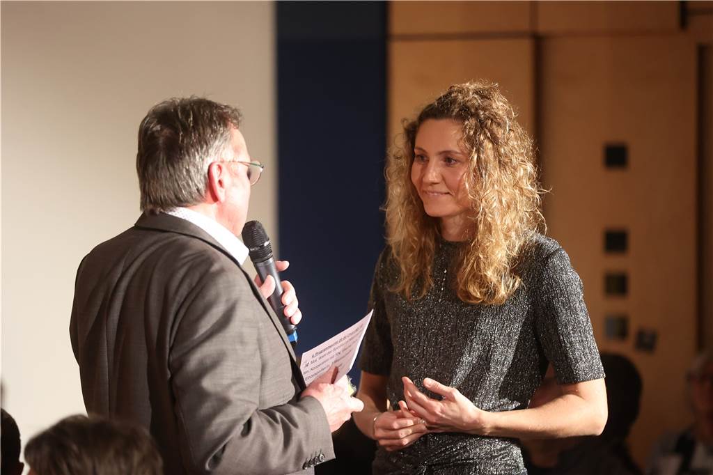 Viele Bilder von der Sportlergala in Werne: Strahlende Sieger, spannende Showacts, Tränen Die Sportlergala in Werne hatte einiges zu bieten – von glücklichen Gewinnern über überraschte Preisträger bis zu tollen Showacts. Wir waren mit der Kamera dabei.