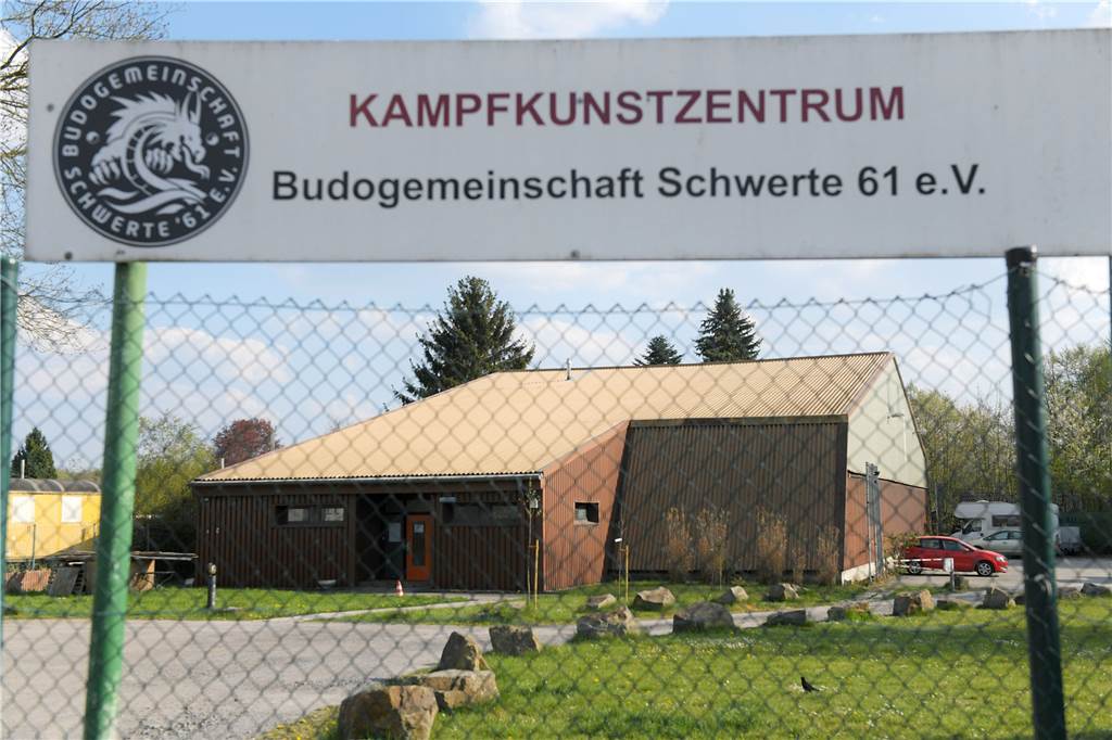 Es fließen 177.000 Euro - und der Schwerter Topf ist noch nicht leer Die sportliche Heimat der Budogemeinschaft Schwerte ist seit einigen Jahren des Kampfkunstzentrum im Reiche des Wassers. Das Gebäude erhält nun neue Giebelverglasungen.