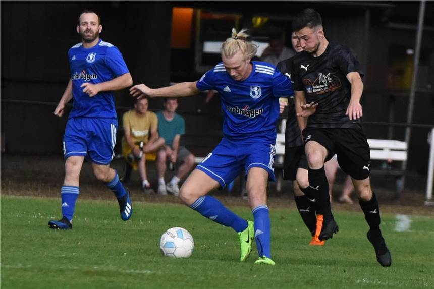 Rolle rückwärts: Kreisliga-Kicker verabschiedet sich nach drei Meisterschaftsspielen schon wieder Die SpVg Bönen - hier eine Szene gegen den BSV Heeren - verliert im Sommer einen Spieler an den VfL Kamen.