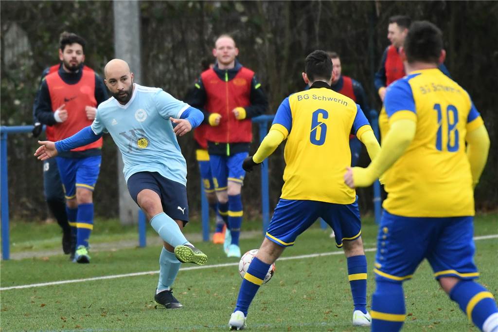 Die Spvg Schwerin II (Kreisliga B) musste sich in ihrem ersten Testspiel des Neuen Jahres dem Team von BW Huckarde II, Neunter der Dortmunder Kreisliga B1, mit 0:2 geschlagen geben. Zur Pause hatte es noch 0:0 gestanden.