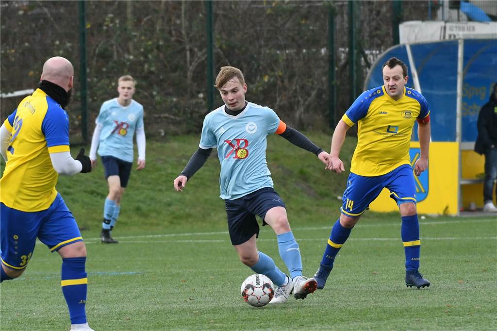 Die Spvg Schwerin II (Kreisliga B) musste sich in ihrem ersten Testspiel des Neuen Jahres dem Team von BW Huckarde II, Neunter der Dortmunder Kreisliga B1, mit 0:2 geschlagen geben. Zur Pause hatte es noch 0:0 gestanden.