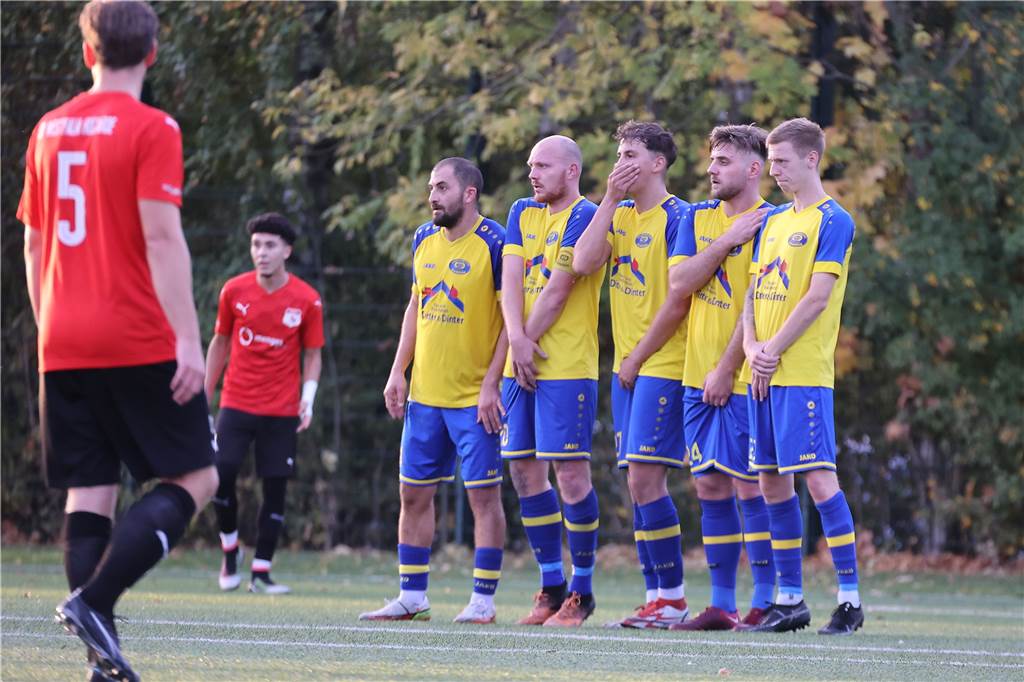 Die Spvg Schwerin lag gegen Westfalia Huckarde mit 1:0 vorn, geriet mit 1:3 in Rückstand und kassierte nach dem 2:3 das 2:4 in der Schlussminute.