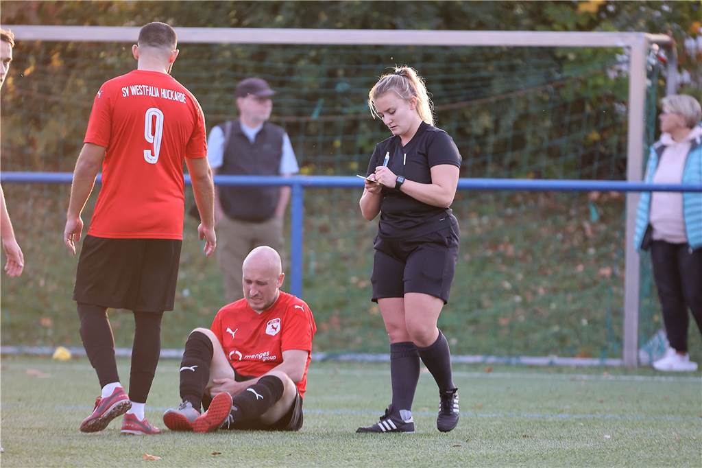 Die Spvg Schwerin lag gegen Westfalia Huckarde mit 1:0 vorn, geriet mit 1:3 in Rückstand und kassierte nach dem 2:3 das 2:4 in der Schlussminute.