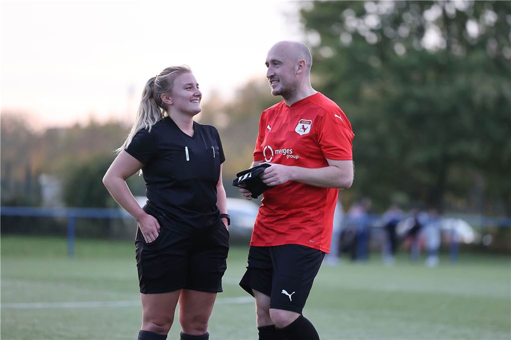 Die Spvg Schwerin lag gegen Westfalia Huckarde mit 1:0 vorn, geriet mit 1:3 in Rückstand und kassierte nach dem 2:3 das 2:4 in der Schlussminute.