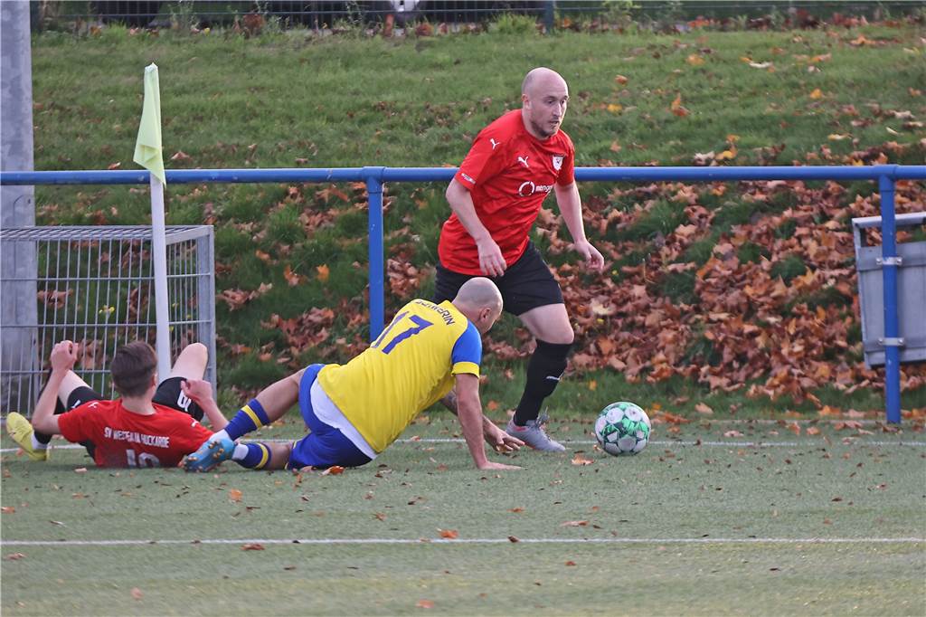 Die Spvg Schwerin lag gegen Westfalia Huckarde mit 1:0 vorn, geriet mit 1:3 in Rückstand und kassierte nach dem 2:3 das 2:4 in der Schlussminute.