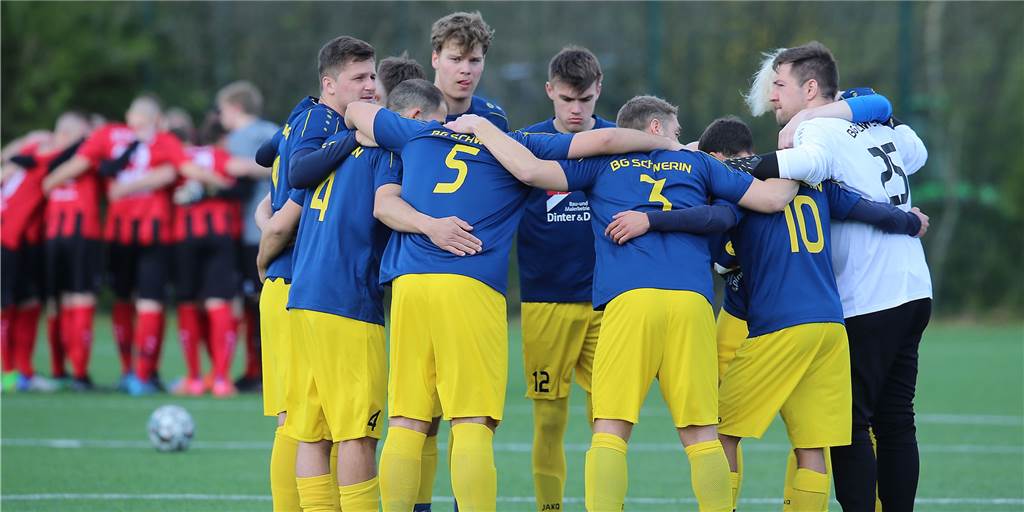 Spvg Schwerin: Torjäger hat sich den Fuß gebrochen - und wird wohl noch zwei Monate fehlen Die Spvg Schwerin muss noch einige Monate auf einen Goalgetter verzichten.