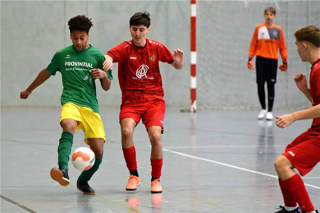 Überraschungssieger bei U17-Hallenkreismeisterschaft Die Spvgg. Erkenschwick (rot) schied unglücklich in der Vorrunde aus.