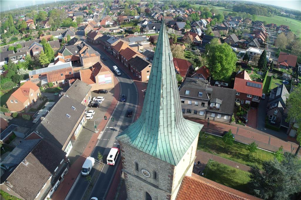 Geheimnisvolle Entdeckung in St.-Ludgerus-Kirche: Hohlraum unter Altar Die St.-Ludgerus-Kirche kann auf eine Jahrhunderte alte Geschichte zurückblicken.