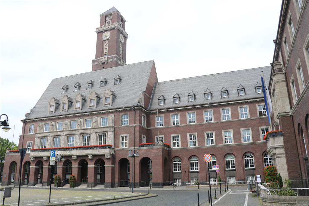 Riesiges Loch im Bottroper Haushalt: Sicherungskonzept soll helfen Die Stadt Bottrop muss in den nächsten zehn Jahren jährlich knapp 32 Millionen einsparen und mehr einnehmen.