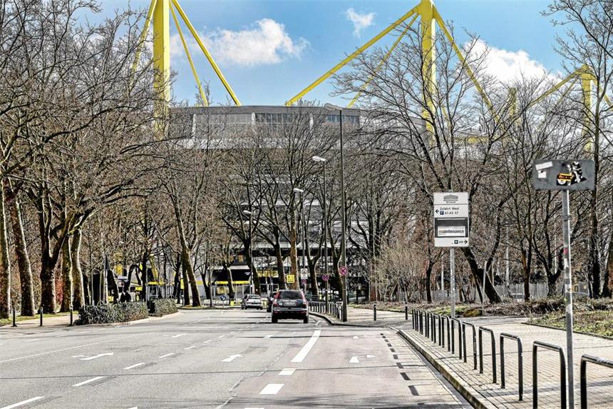 Stadt reagiert auf Verkehrsprobleme bei BVB-Spielen Die Stadt hat auf das Verkehrschaos am Rabenloh reagiert. Beim BVB-Spiel am Sonntag gab’s weniger Stau.