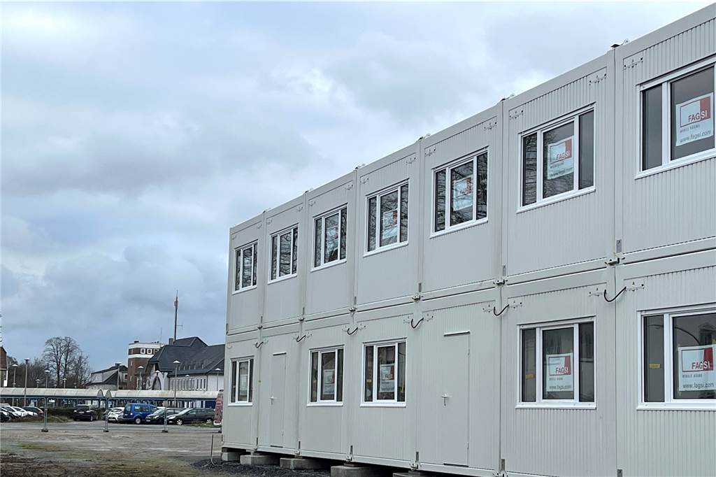 Die Suche nach freiem Wohnraum für Flüchtlinge in Haltern geht weiter Flüchtlingscontainer am Bahnhof Haltern