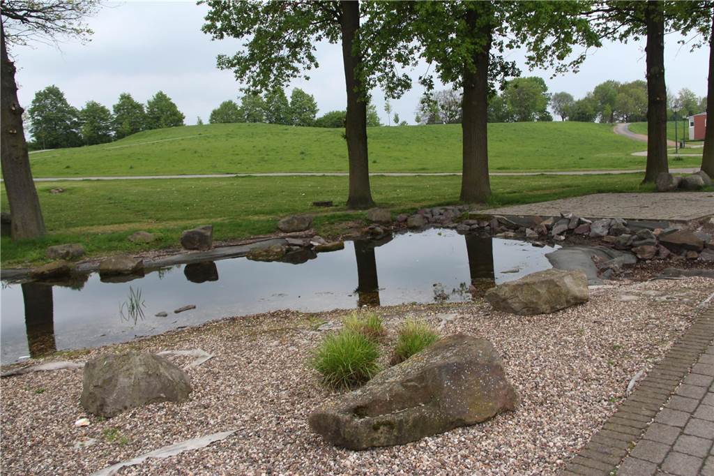 Starkregen und Trockenheit in Olfen: Stadt klärt über Gegenmaßnahmen auf Die Stadt hat den St.-Vitus-Park extra auf Starkregenereignisse ummodellieren lassen.