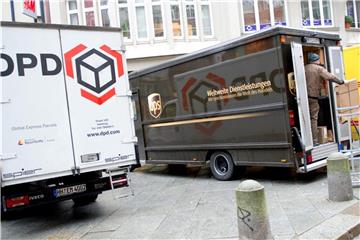 Die Stadt ist voll: Logistiker suchen nach Entlastungswegen für Ballungszentren. Foto: Christian Charisius