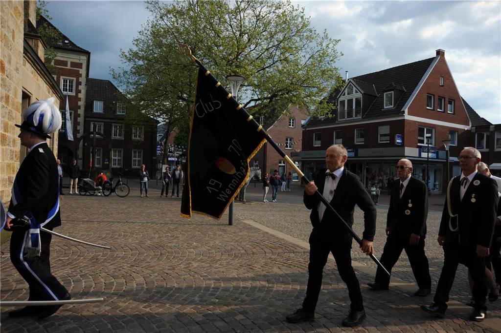 Die Stadtlohner Husarenkapelle feiert an diesem Wochenende ihr 125-jähriges Jubiläum. Am Freitag fand der Auftakt mit einem Festgottesdienst und einem Festumzug mit allem Stadtlohner Schützen- und Musikvereinen statt.