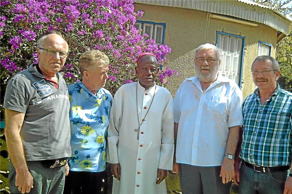 Helga Nitschke ist gestorben: „Tolle Lehrerin“ und „prägender Mensch“ Besuch in Ghana