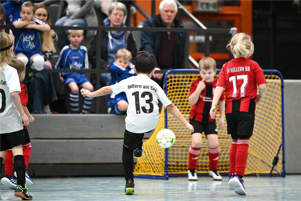 Die Stadtmeisterschaft der G-Junioren wurde wieder als Spielfest ausgetragen. Mit dabei waren Teams des TuS Haltern am See, TuS Sythen, SV Hullern, BW Lavesum, SV Bossendorf und JSG ETuS/Lippramsdorf.