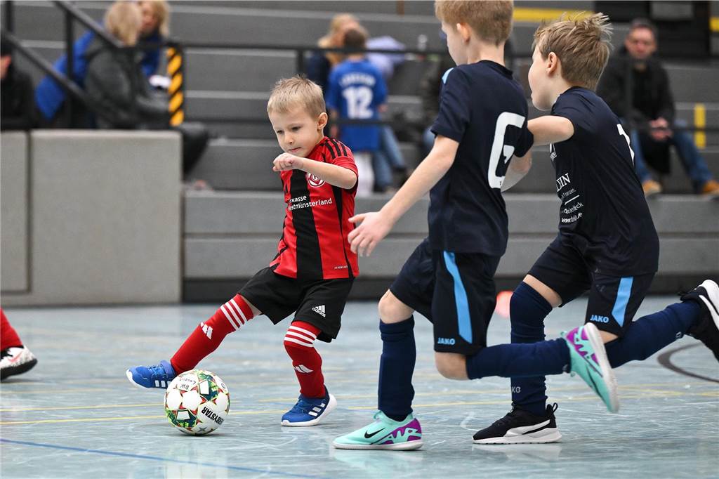 Die Stadtmeisterschaft der G-Junioren wurde wieder als Spielfest ausgetragen. Mit dabei waren Teams des TuS Haltern am See, TuS Sythen, SV Hullern, BW Lavesum, SV Bossendorf und JSG ETuS/Lippramsdorf.