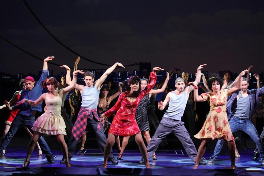 Latin-Musical bringt frischen Wind auf die Bühne Die starken Choreographien im Musical „In den Heigts“ im Theater Hagen stammen von Sêan Stephens.