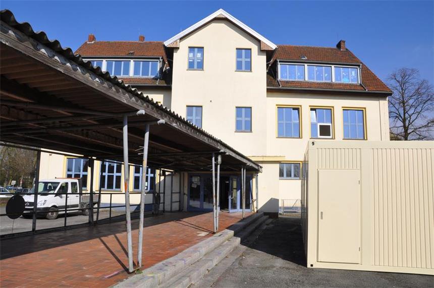 Werne braucht Ex-Schule nicht mehr für Flüchtlinge Die Steintorschule wird ein Übergangsquartier für Flüchtlinge.