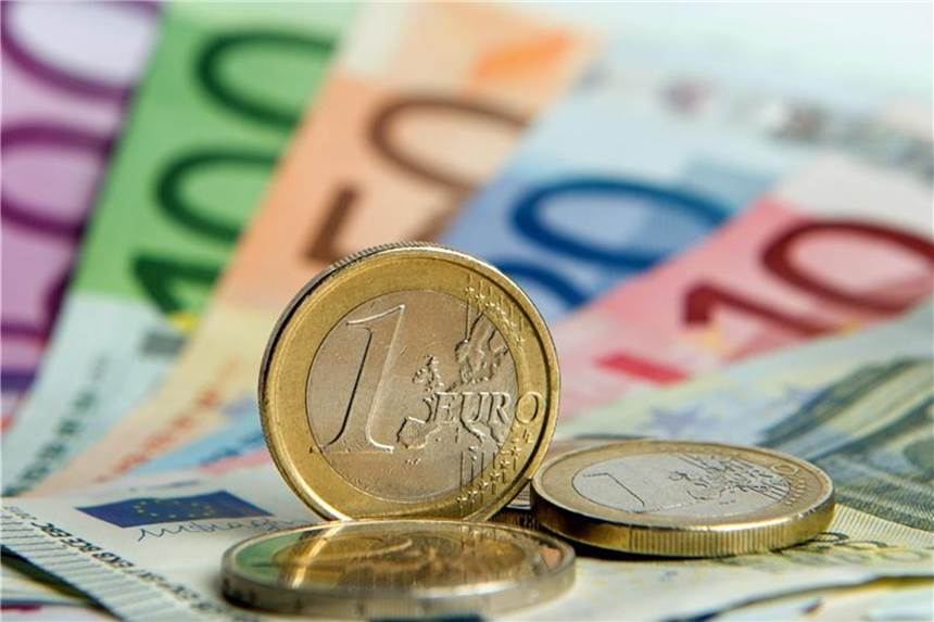 Steuerzahler-Bund fordert Entlastungen Die Steuereinnahmen von Bund und Ländern waren im ersten Halbjahr stark gestiegen - das Steueraufkommen wuchs im Vergleich zum Vorjahreszeitraum um 7,3 Prozent auf 350,2 Milliarden Euro. Foto: Daniel Reinhardt