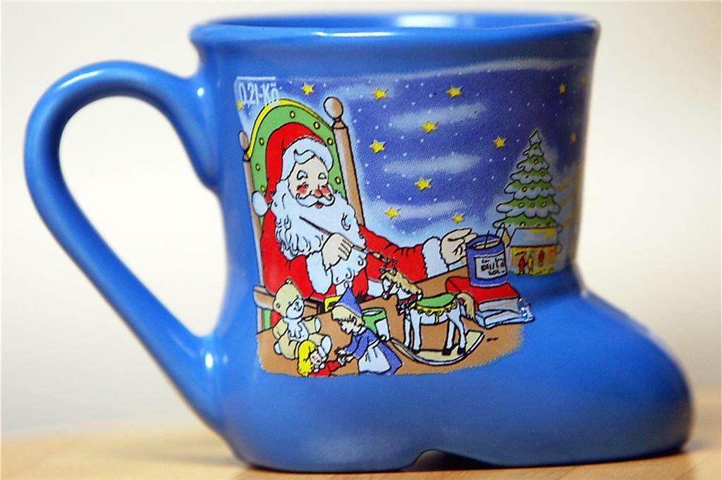Die Stiefel-Form hatte da schon eine gewisse Tradition. 2003 gab es die Stiefel-Tasse in blau.
