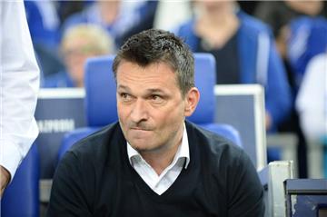 Die Stimmung auf Schalke ist so gut wie lange nicht mehr, doch Manager Christian Heidel warnt vor Übermut. 