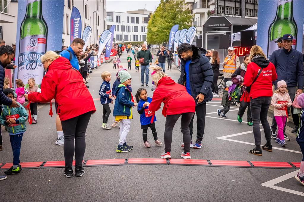 Die Stimmung bei dem Kinderlauf Kids Fun Run am Phoenix-See war großartig.