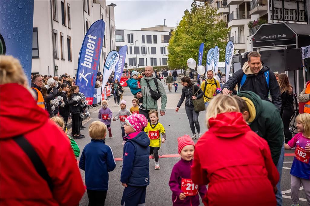 Die Stimmung bei dem Kinderlauf Kids Fun Run am Phoenix-See war großartig.
