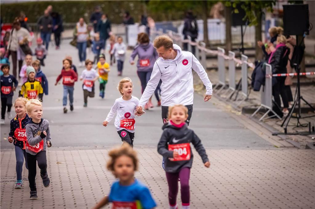 Die Stimmung bei dem Kinderlauf Kids Fun Run am Phoenix-See war großartig.