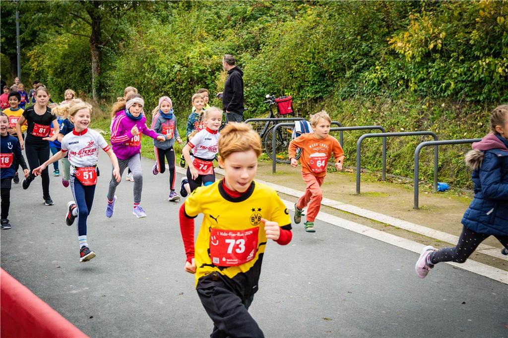 Die Stimmung bei dem Kinderlauf Kids Fun Run am Phoenix-See war großartig.