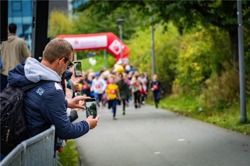 Die Stimmung bei dem Kinderlauf Kids Fun Run am Phoenix-See war großartig.