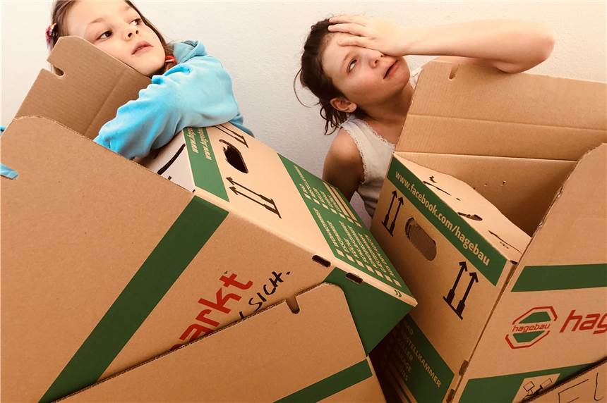 Mitten im Corona-Chaos: Das Familien-Tagebuch zum Ausnahme-Zustand Die Stimmung schwankt zwischen den Kartons sehr schnell...