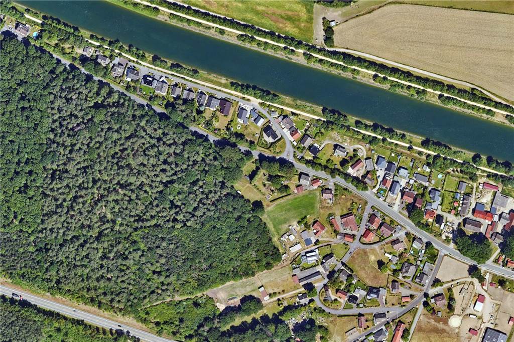 Internetverbindung: „Bei uns in Flaesheim macht sich Resignation breit“ Luftbild der Straße Hohes Ufer in Haltern.