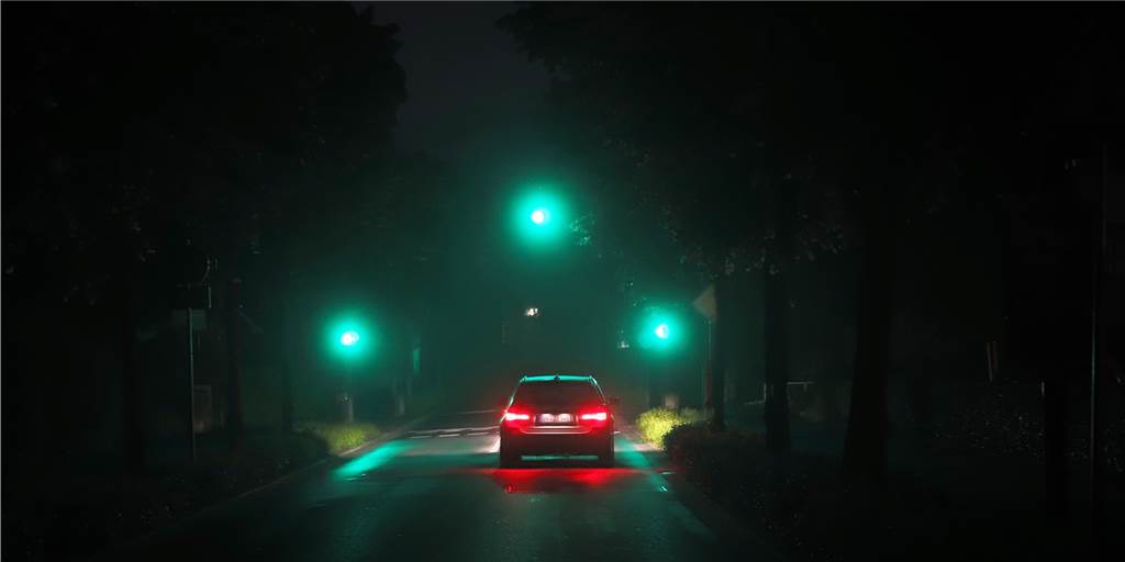Die Straßen in Lünen, hier die Cappenberger Straße, blieben am Montagabend zunächst dunkel: Ursache war ein technisches Problem.