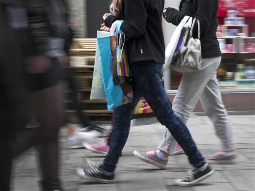 Streit um Sonntagsöffnungen verhärtet sich Die Straßen könnten sonntags wieder voller werden.
