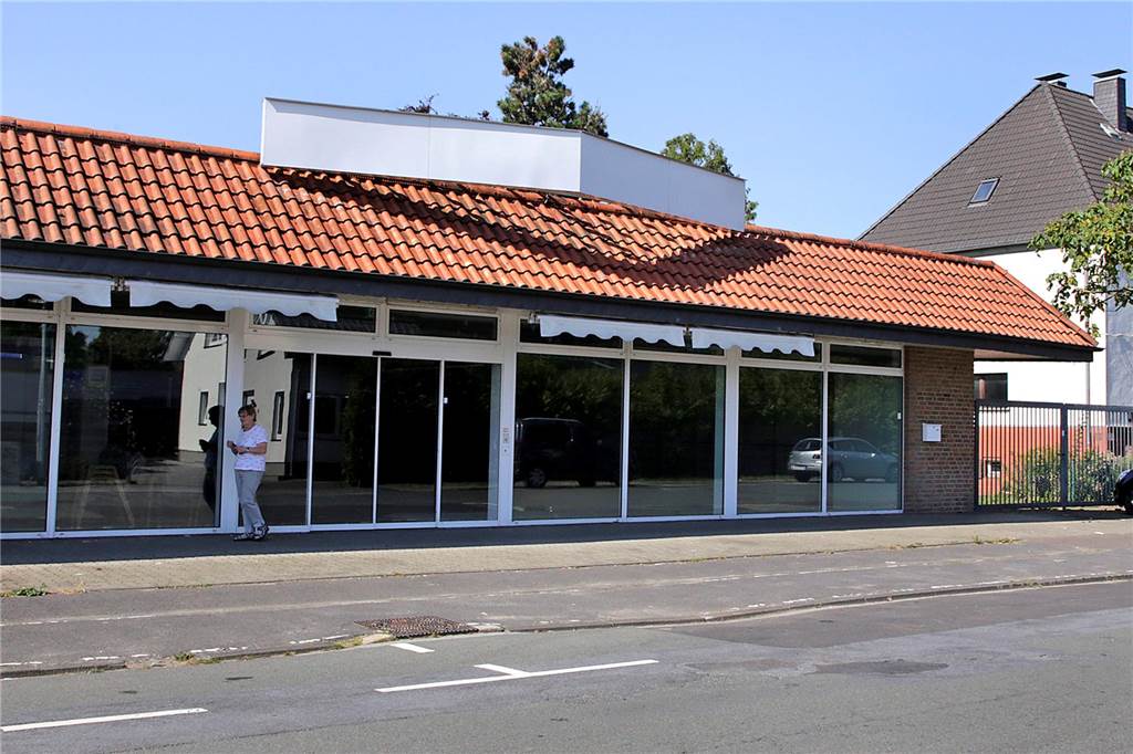 Tafel-Vorsitzender von negativem Ratsbeschluss enttäuscht Die Tafel zieht in das ehemalige Sporthaus Steckel an der Recklinghäuser Straße 52, das zuletzt die Modemarke Canda beherbergt hat.