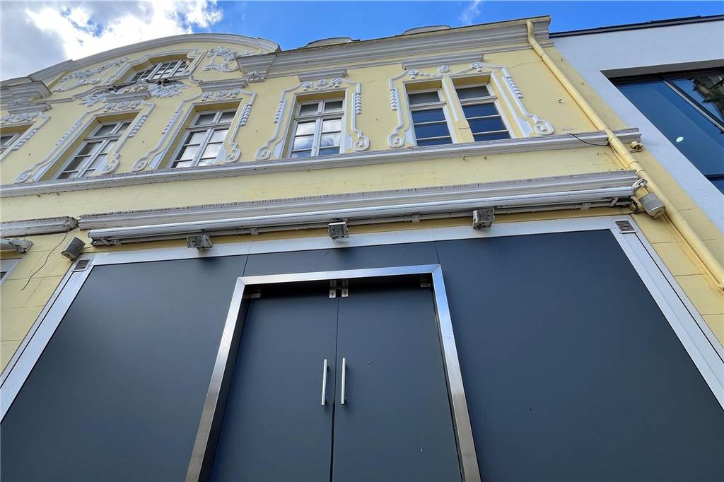Heimat-Heroes wollen Kunden an den Gaumen: Gin, Likör und lokale Spezialitäten Die Fassade am Markt 12