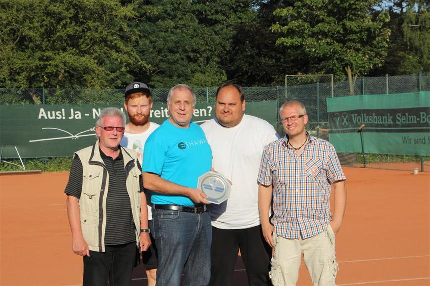 Trotz Ferien mehr als 100 Anmeldungen Die Teilnehmer an der Auslosung der Stadtmeisterschaften (v.l.): Hans-Peter Kaffka, Philipp Bremer, Thomas Holz, Peter König und Andreas Hackbarth