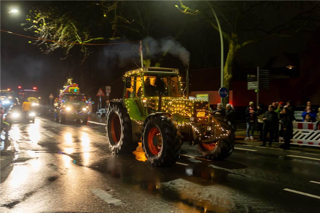 Die Teilnehmer hatten wieder viel Kreativität an den Tag gelegt, um den Zuschauern ein besonderes Erlebnis in der Vorweihnachtszeit zu bieten. 