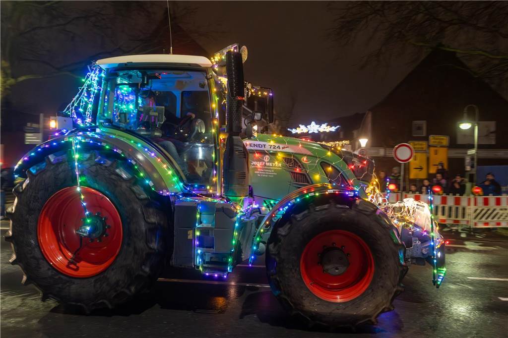 Die Teilnehmer hatten wieder viel Kreativität an den Tag gelegt, um den Zuschauern ein besonderes Erlebnis in der Vorweihnachtszeit zu bieten. 