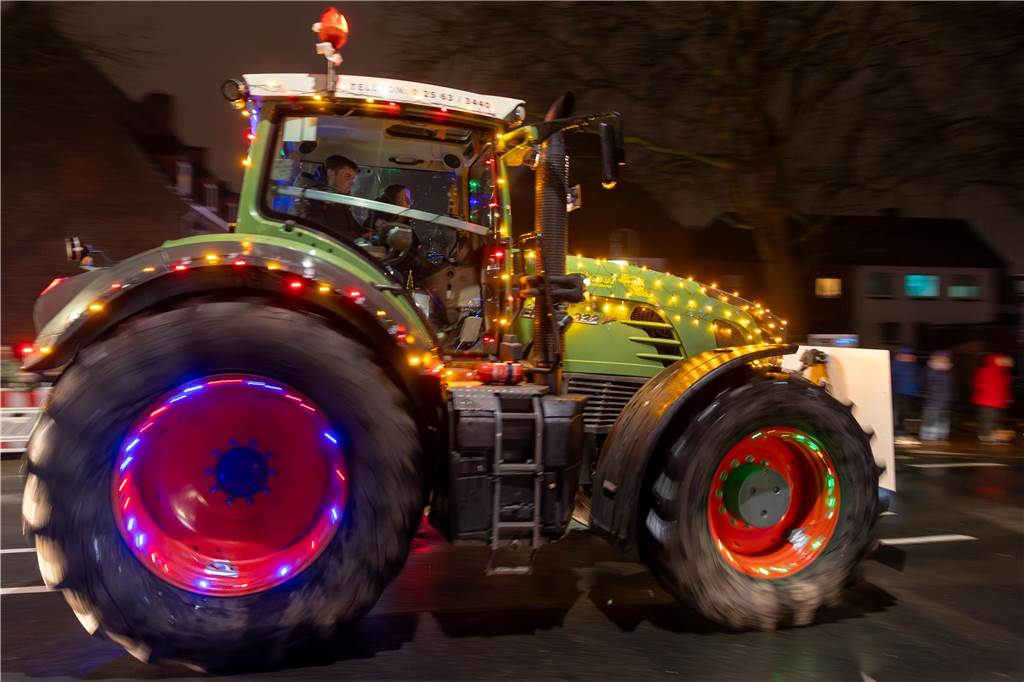 Die Teilnehmer hatten wieder viel Kreativität an den Tag gelegt, um den Zuschauern ein besonderes Erlebnis in der Vorweihnachtszeit zu bieten. 