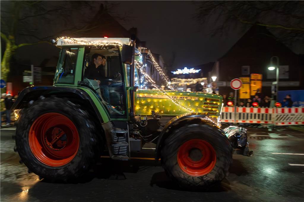Die Teilnehmer hatten wieder viel Kreativität an den Tag gelegt, um den Zuschauern ein besonderes Erlebnis in der Vorweihnachtszeit zu bieten. 