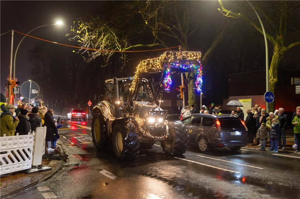 Die Teilnehmer hatten wieder viel Kreativität an den Tag gelegt, um den Zuschauern ein besonderes Erlebnis in der Vorweihnachtszeit zu bieten. 